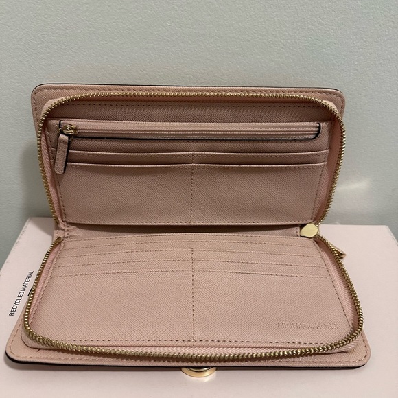 Michael Kors Pink Leather Wallet with Gold Clasp - Picture 3 of 6